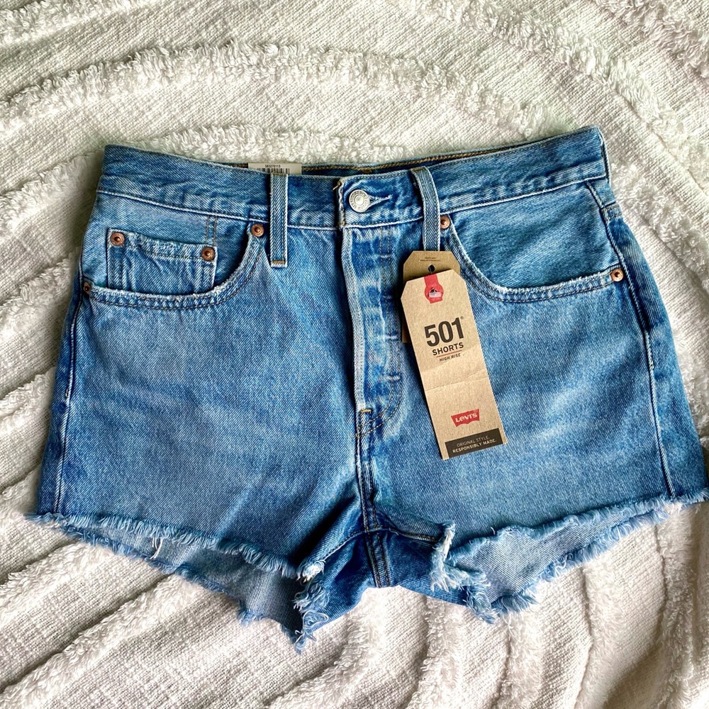 NWT Levi’s 501 High Rise Shorts